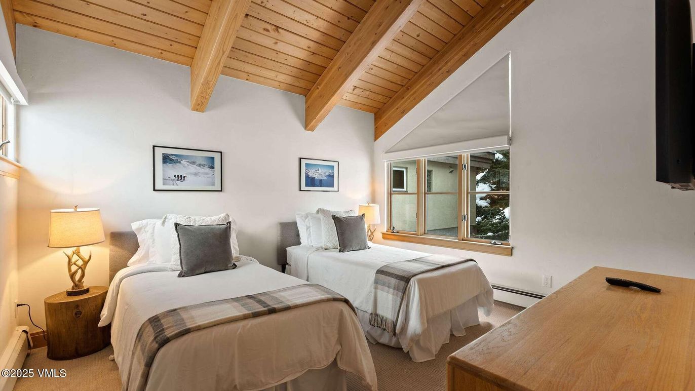 Bedroom, Interior, Wooden Beams, Wooden Ceilings