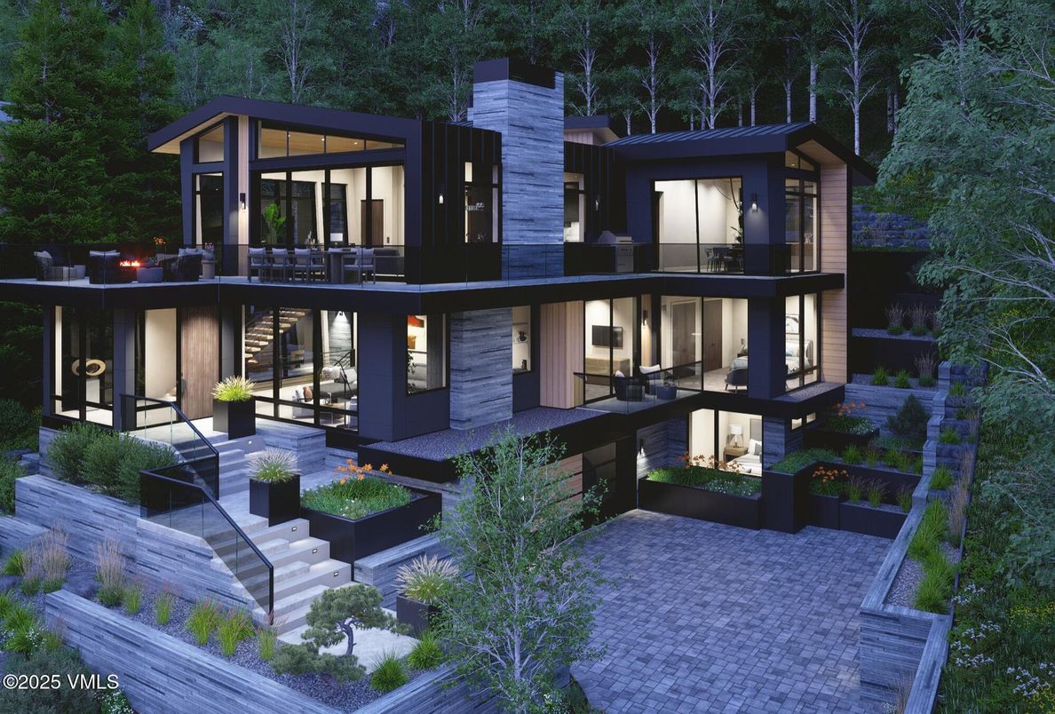 Exterior, Facade, Modern