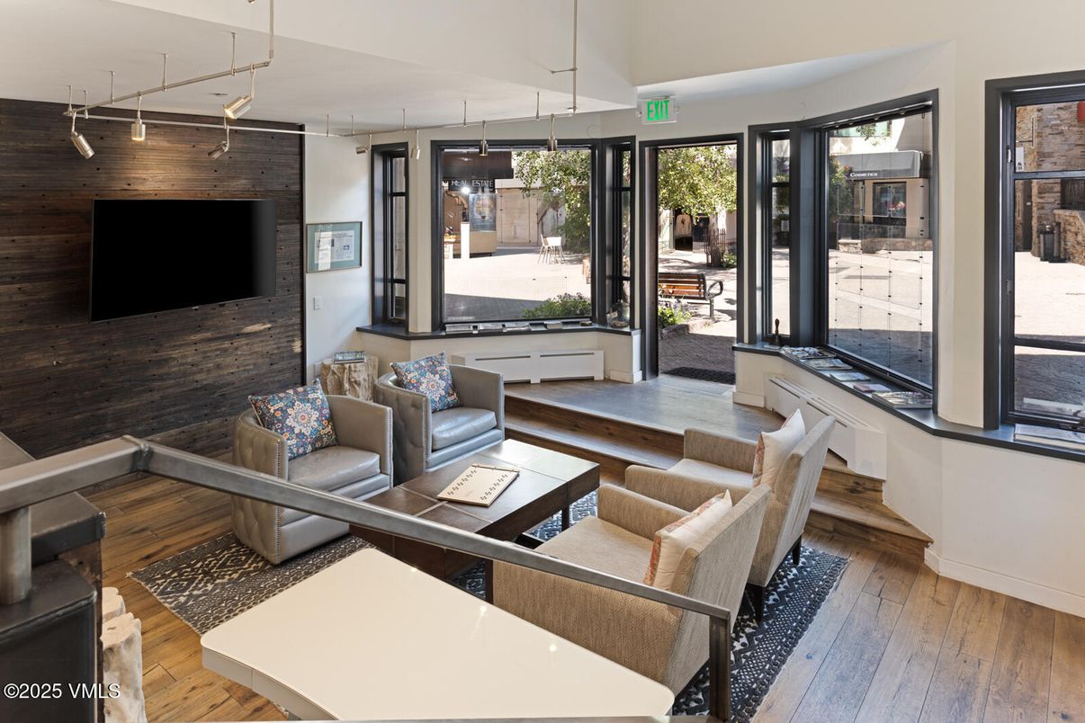 Interior, Living room, Pendant Lights, Wood Texture Flooring