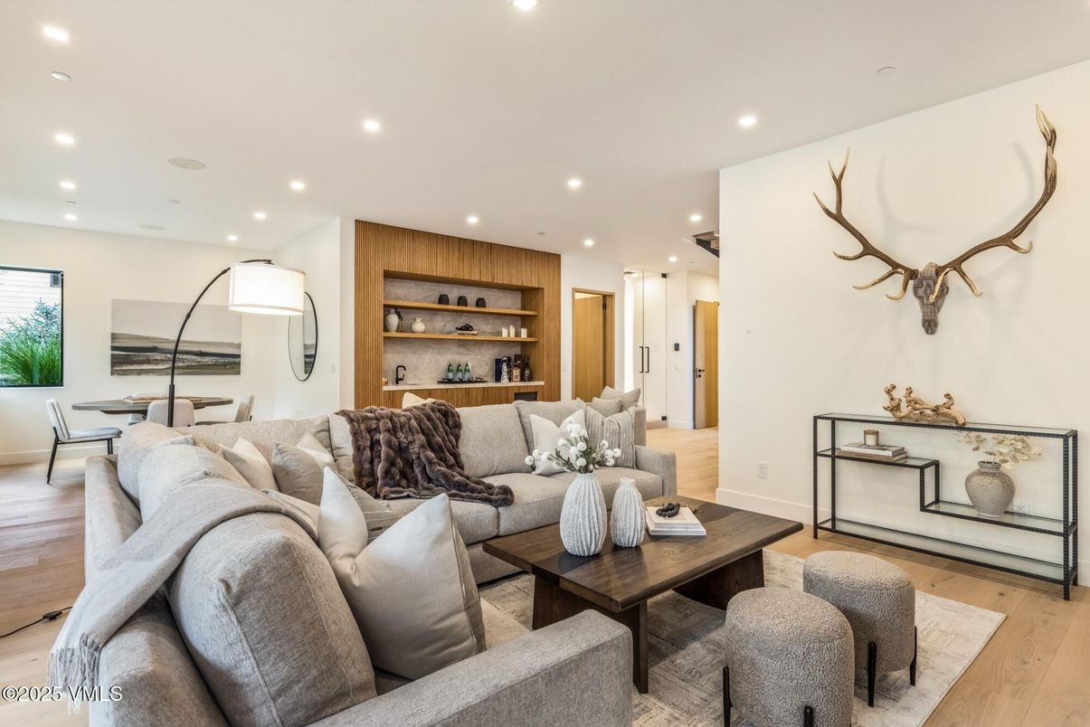 Interior, Living room, Recessed Lighting, Wood Texture Flooring