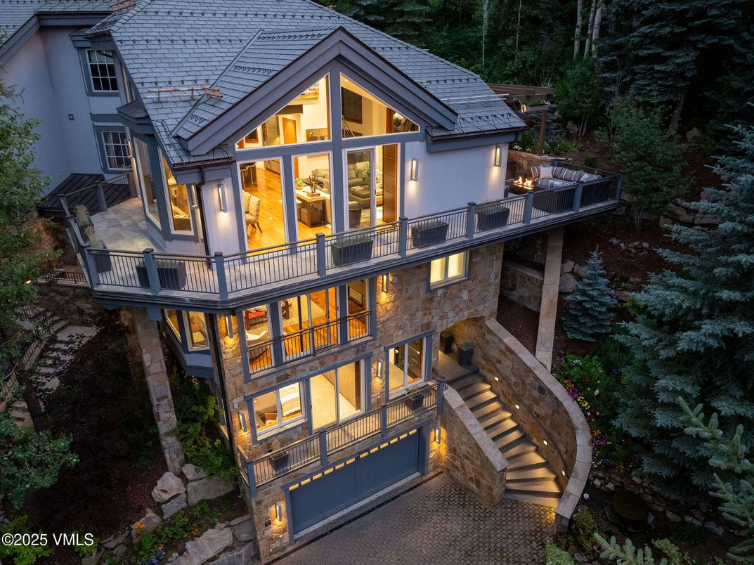 Exterior, Facade, None