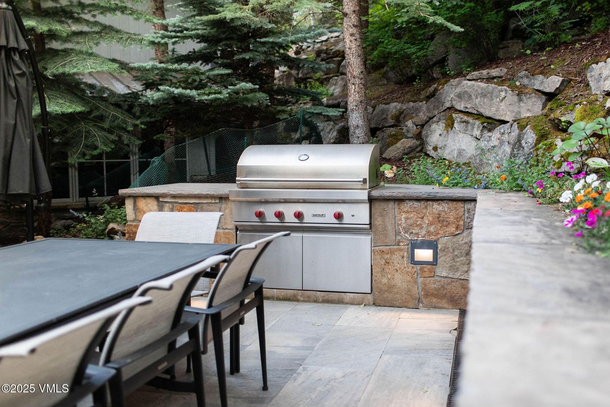 Exterior, Outdoor Kitchen