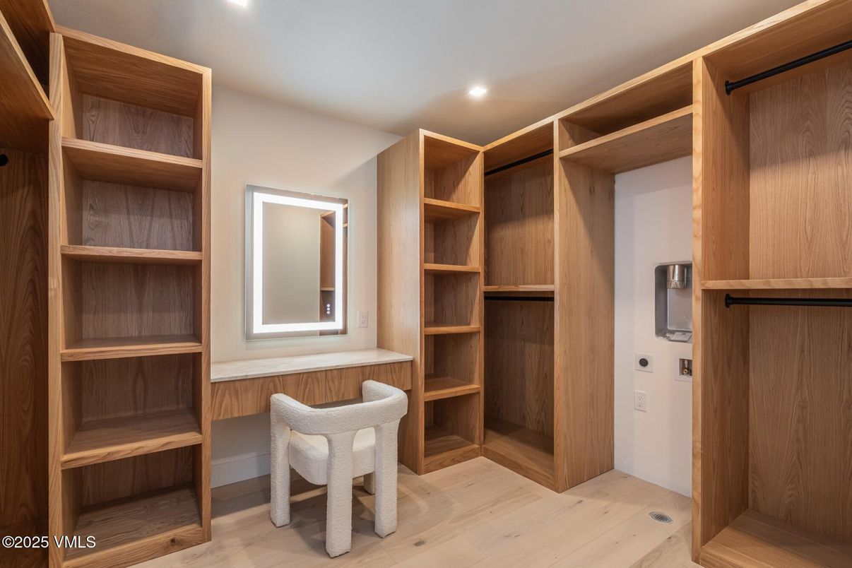 Interior, Recessed Lighting, Walk-in Closets, Wood Texture Flooring