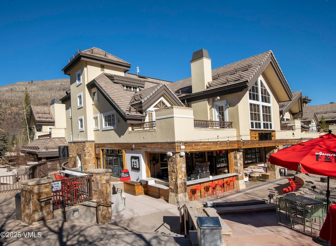 Exterior, Facade, Mediterranean