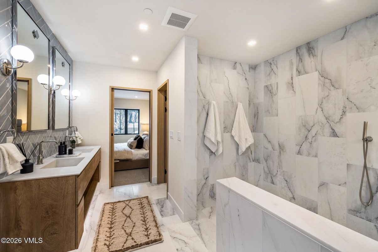 Bathroom, Interior, Marble, Marble Walls, Recessed Lighting
