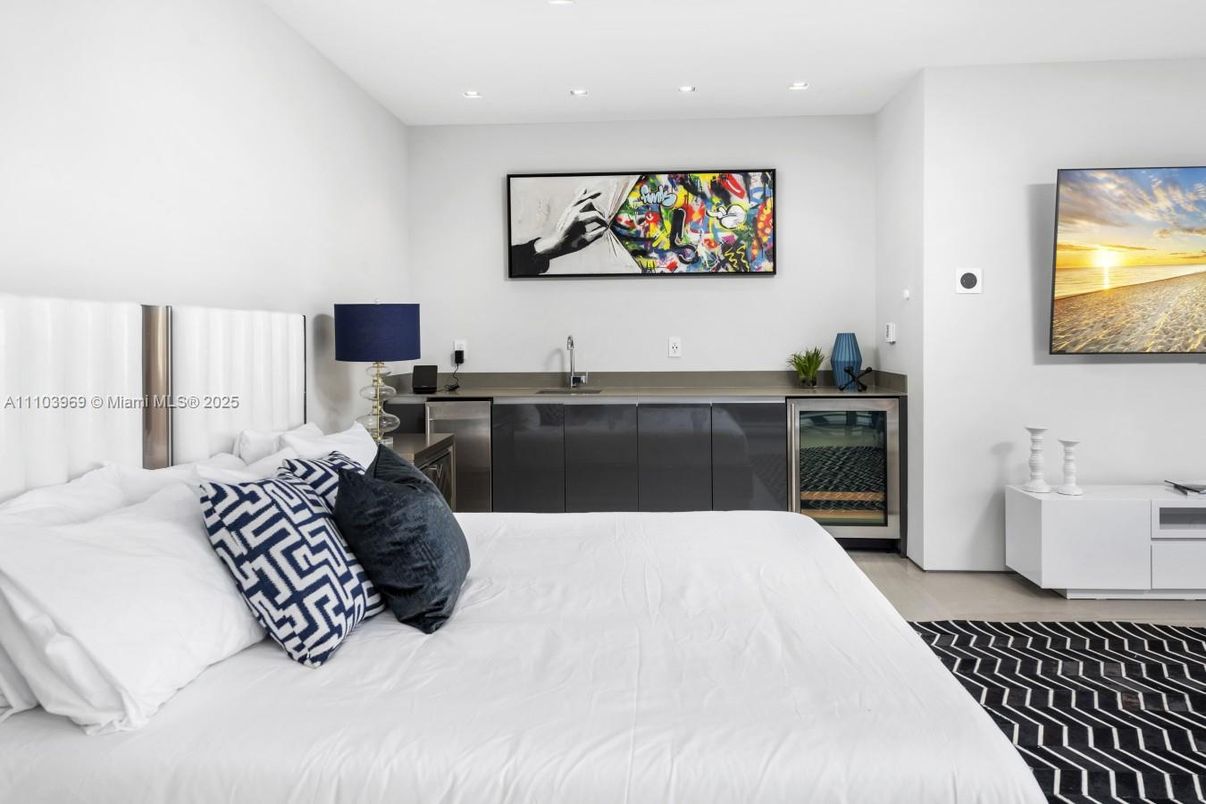 Bedroom, Interior, Recessed Lighting
