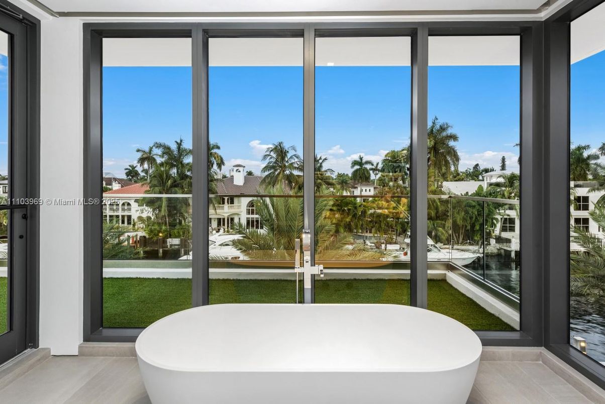 Bathroom, Free Standing Baths, Interior, Water