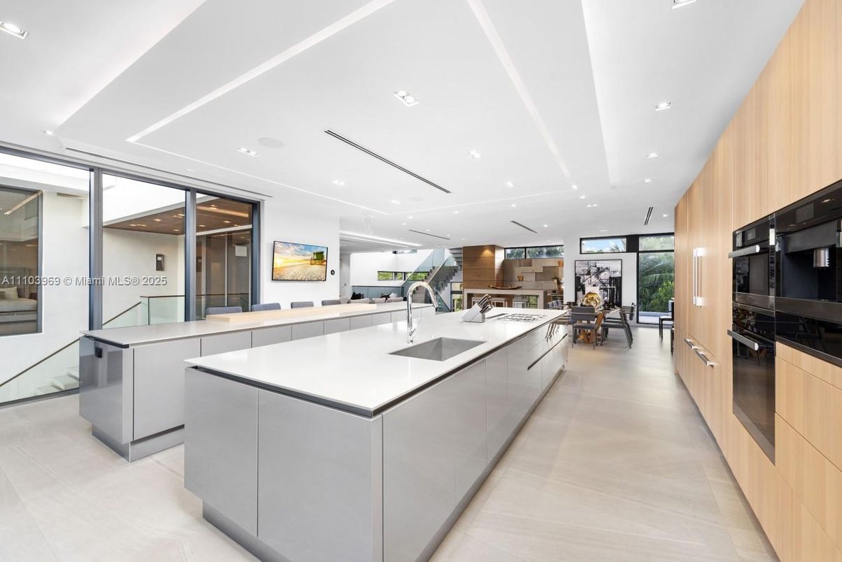 Dining room, Interior, Kitchen, Pendant Lights, Recessed Lighting, Stainless Steel Appliances, Wooden Walls