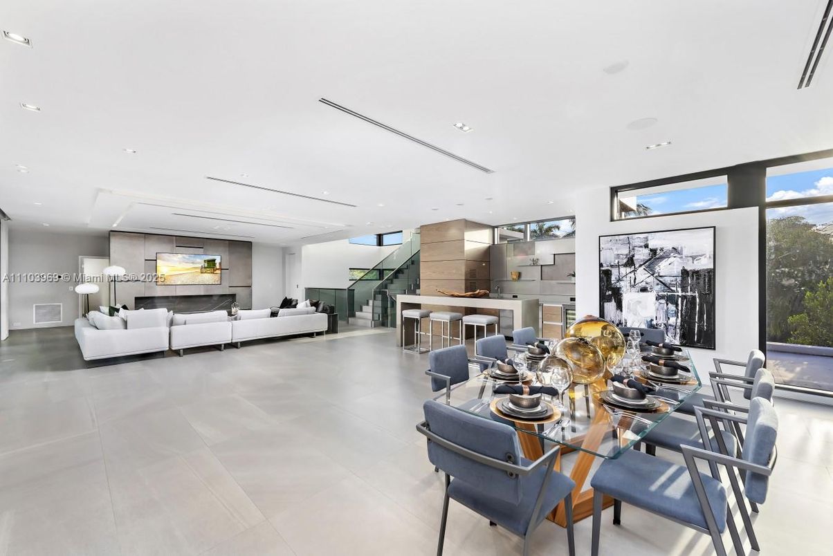 Dining room, Interior, Living room, Recessed Lighting
