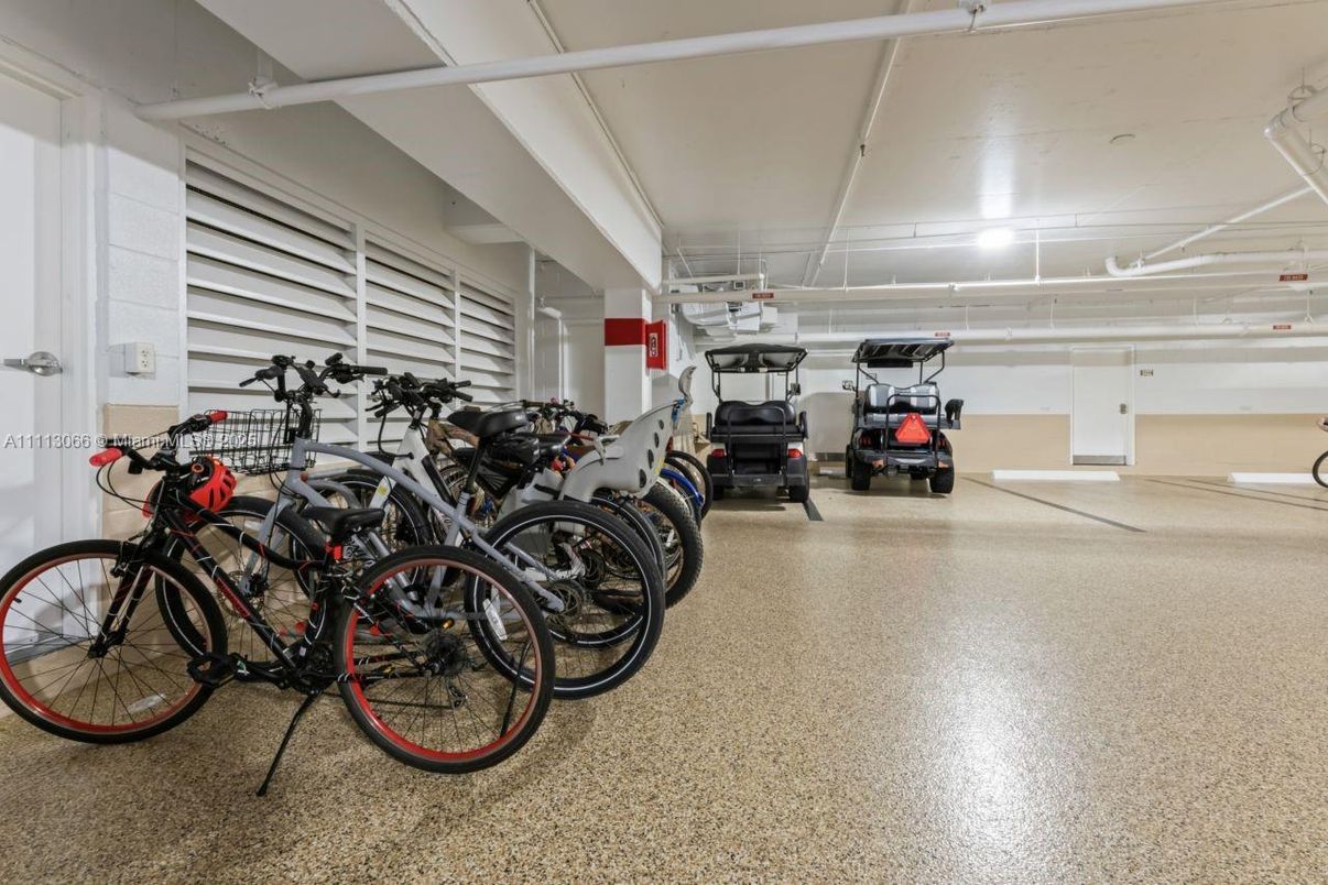 Fitness Equipment, Garage, Interior, Recessed Lighting