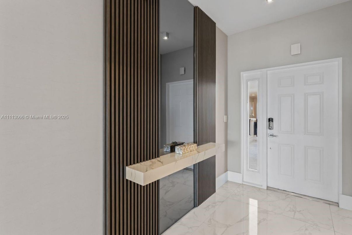 Bathroom, Interior, Marble, Recessed Lighting