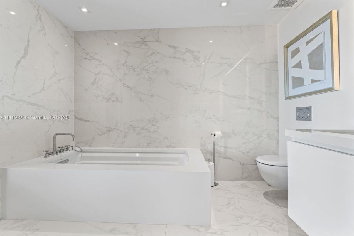 Bathroom, Interior, Marble, Marble Walls, Recessed Lighting