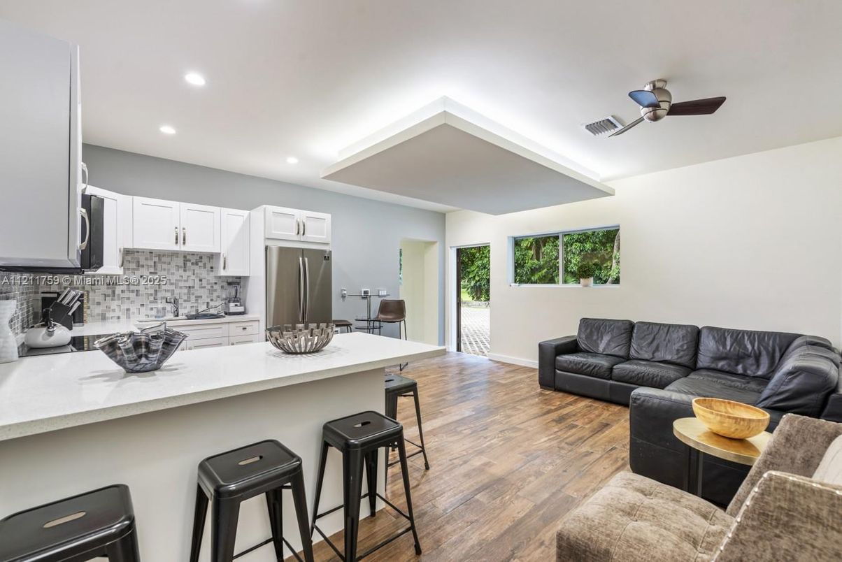 Interior, Kitchen, Living room, Recessed Lighting, Wood Texture Flooring