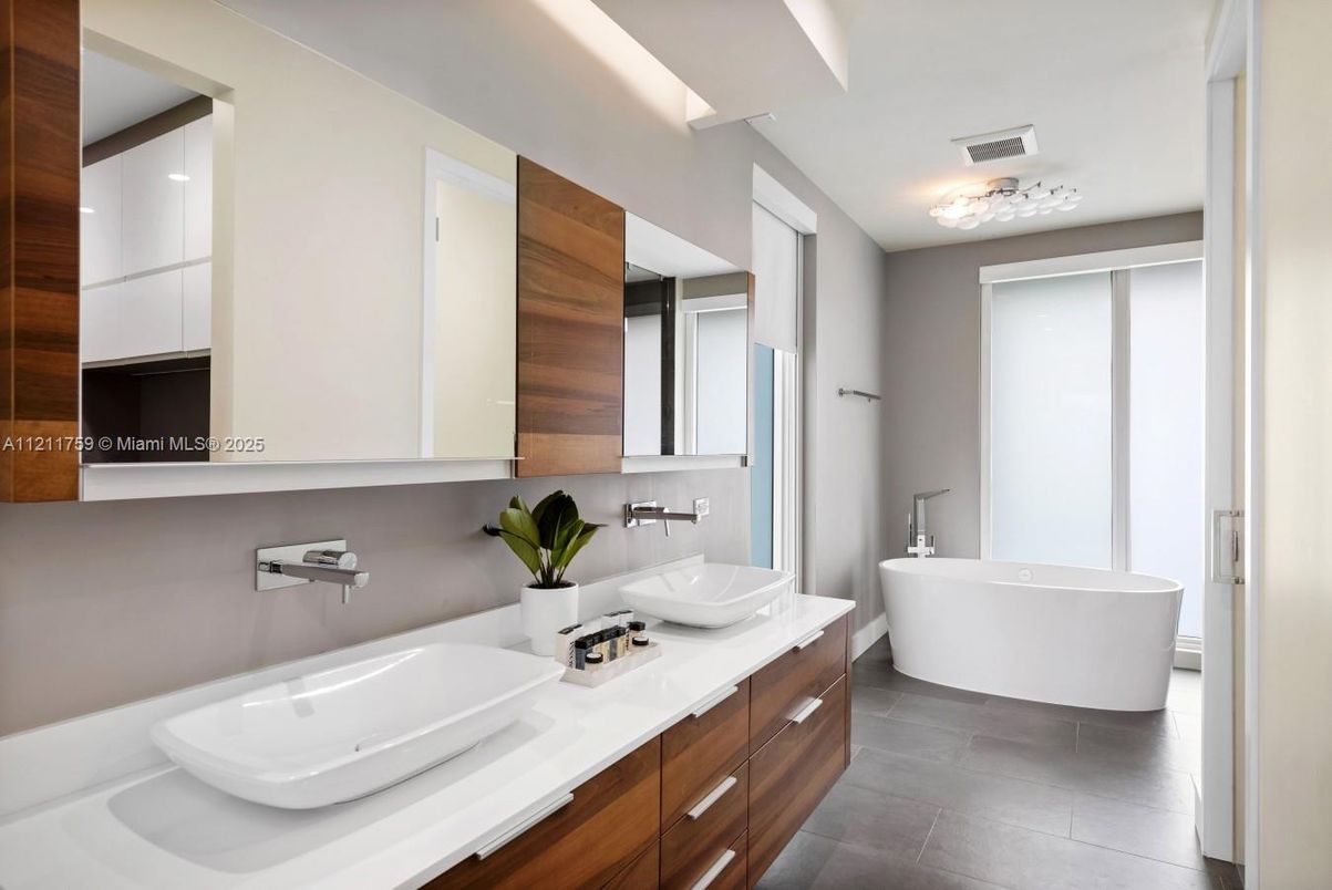 Bathroom, Dual Sink Vanities, Free Standing Baths, Interior