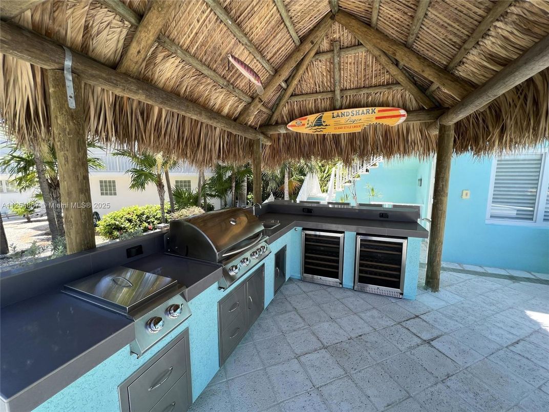 Exterior, Outdoor Kitchen