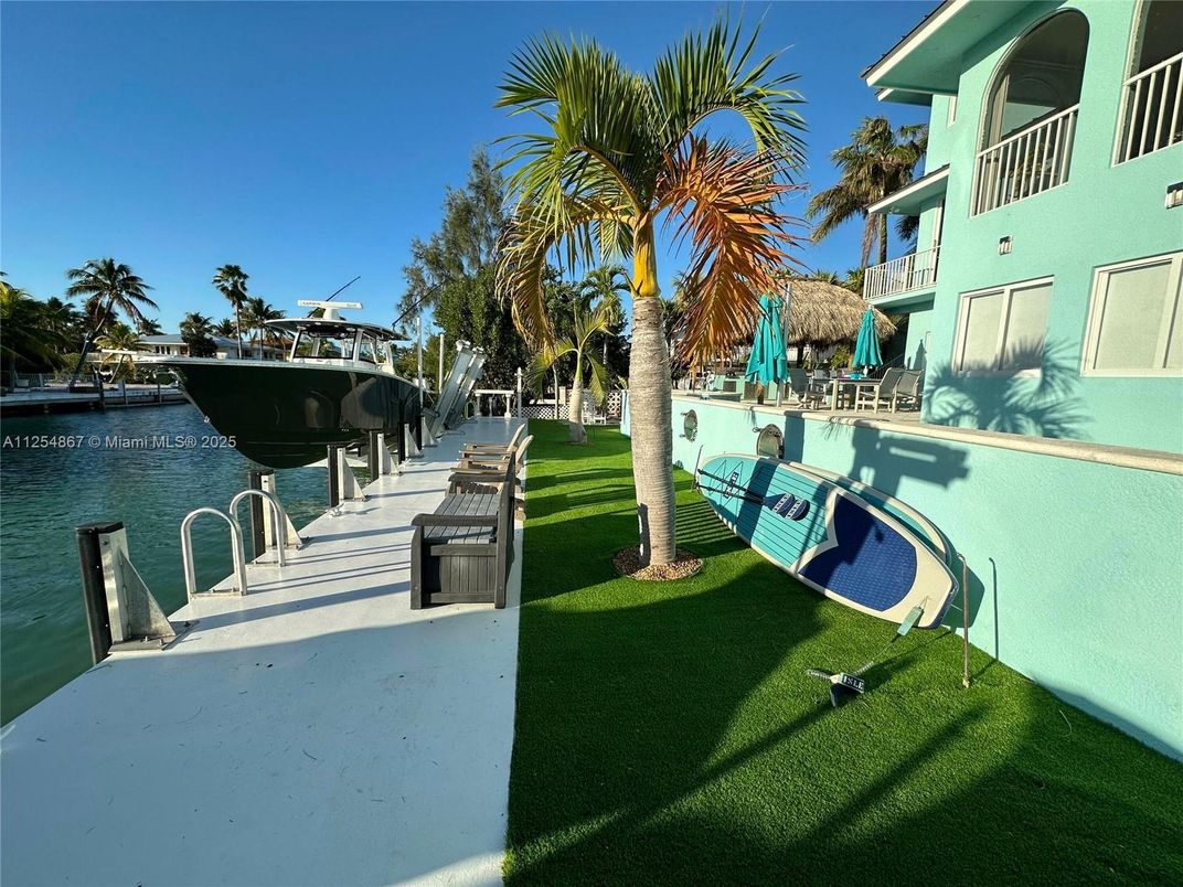 Exterior, Pool, Water