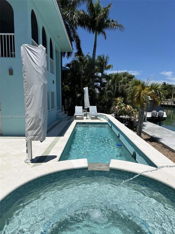 Exterior, Pool, Water