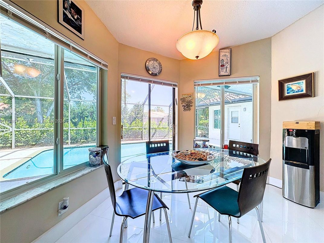 Dining room, Interior, Pendant Lights