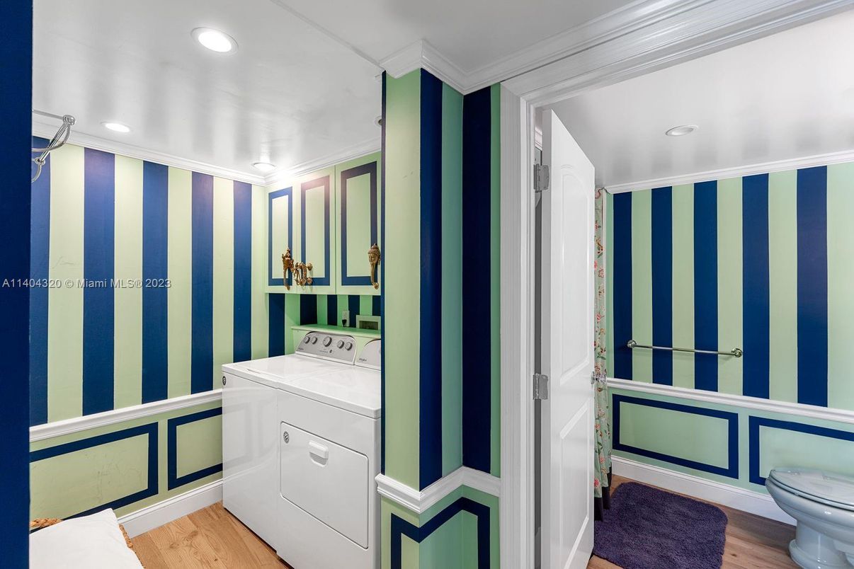 Interior, Recessed Lighting, Utility Closets, Washer, Wood Texture Flooring