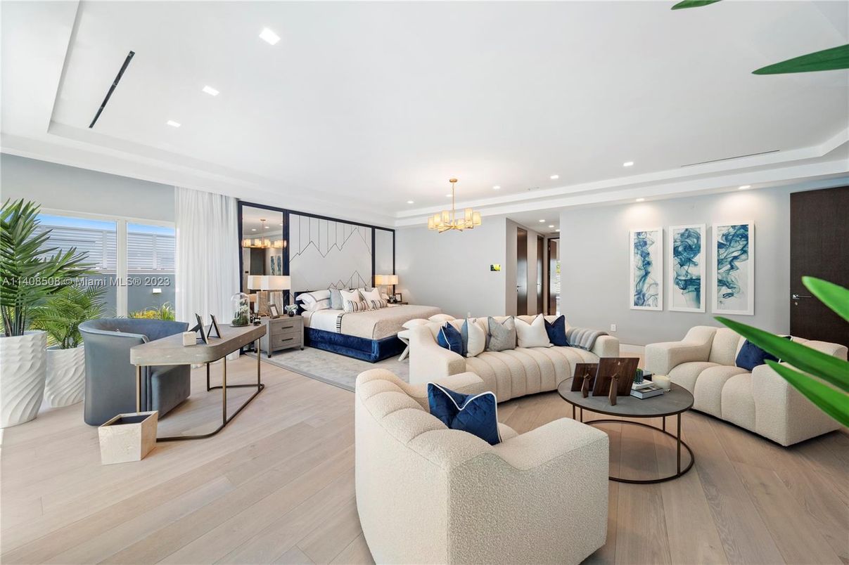 Chandelier, Interior, Living room, Recessed Lighting, Wood Texture Flooring