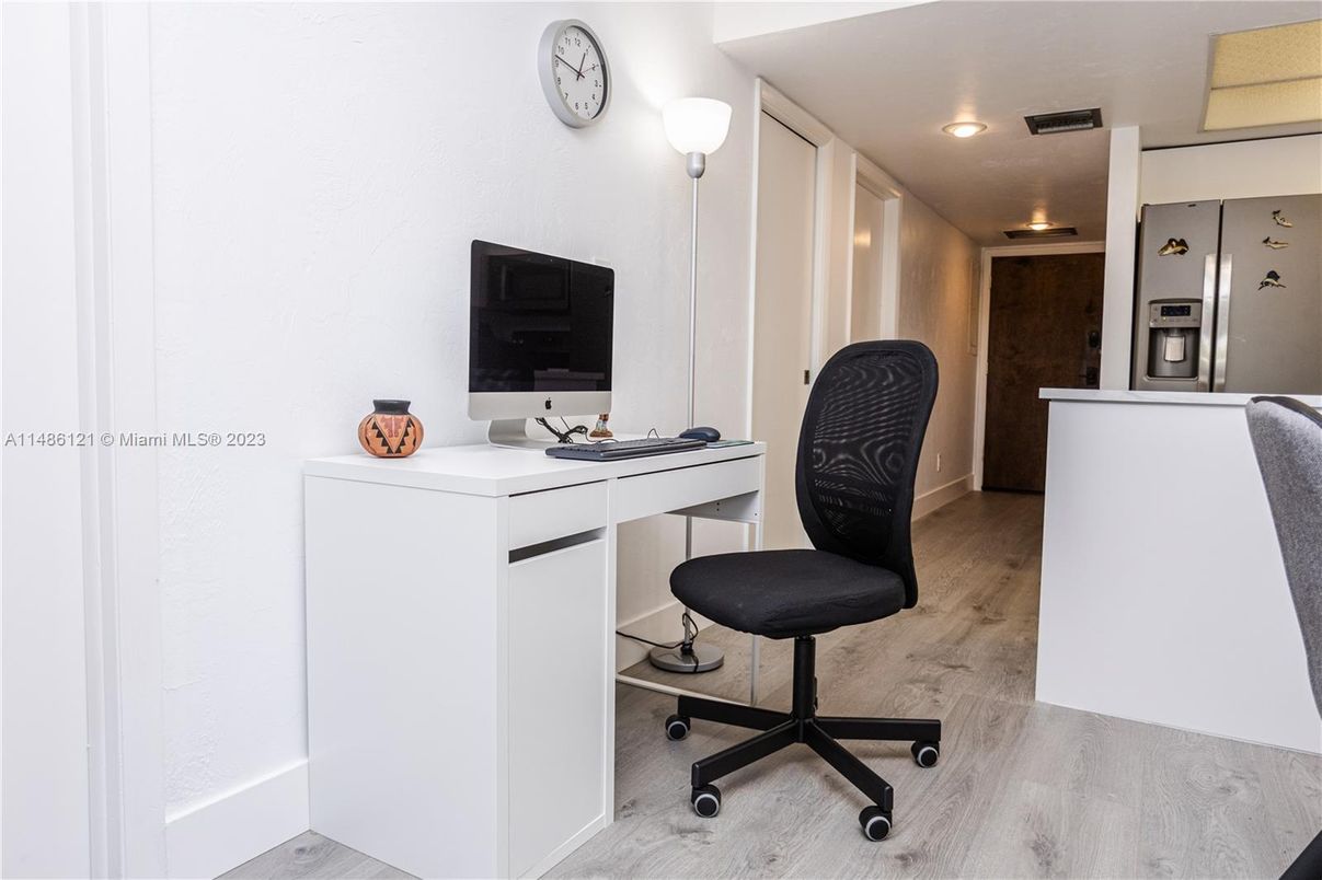 Home Office, Interior, Recessed Lighting, Wood Texture Flooring