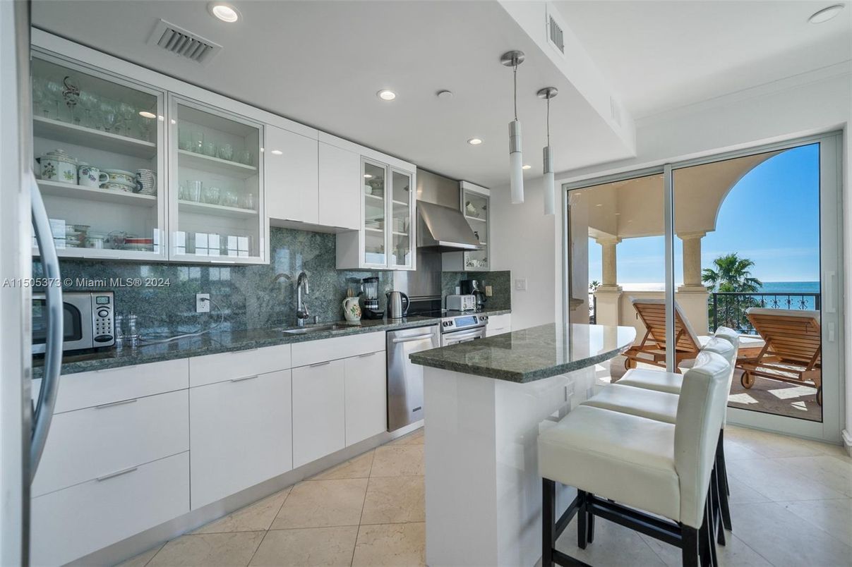 Interior, Kitchen, Pendant Lights, Recessed Lighting, Stainless Steel Appliances, Water