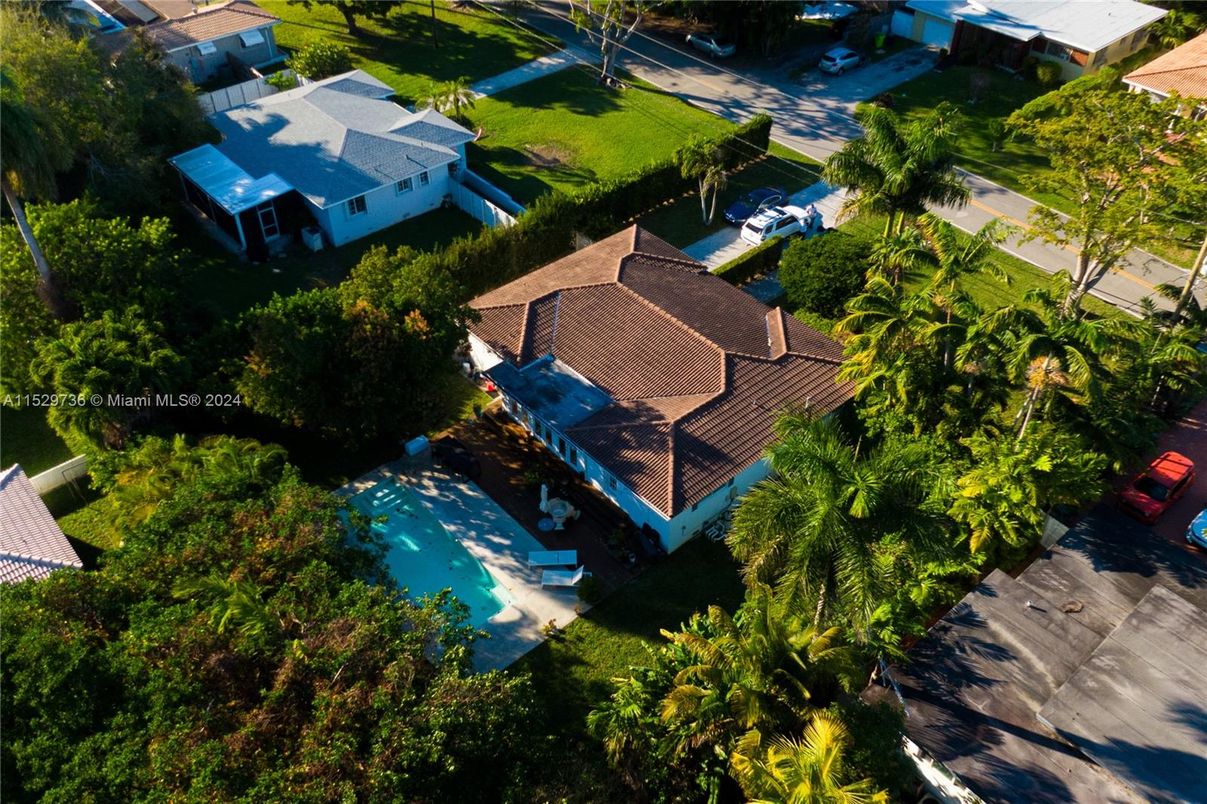 Exterior, Drone