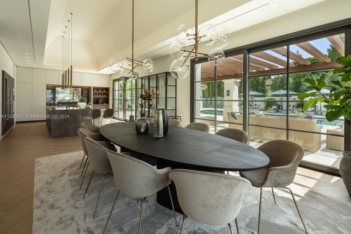 Dining room, Interior, Kitchen, Pendant Lights, Recessed Lighting, Wood Texture Flooring