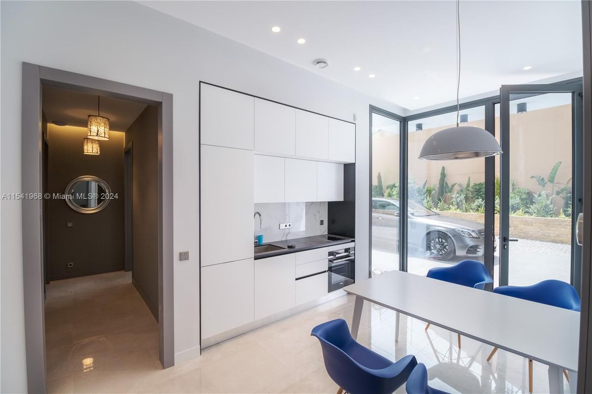 Interior, Kitchen, Pendant Lights, Recessed Lighting, Washer