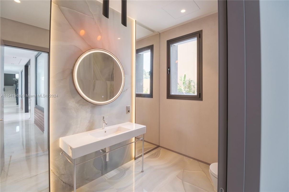 Bathroom, Interior, Recessed Lighting, Wood Texture Flooring