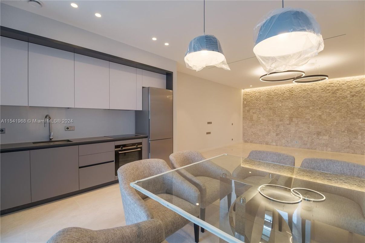 Interior, Kitchen, Pendant Lights, Recessed Lighting