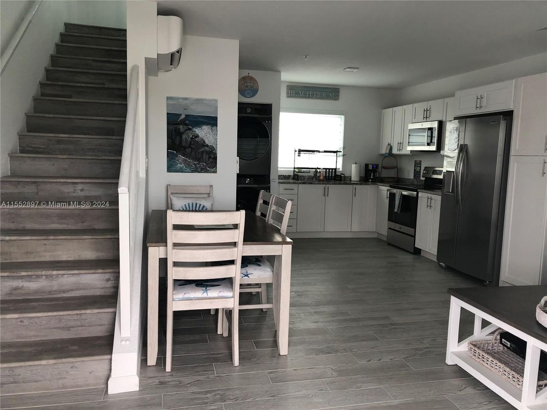 Dining room, Interior, Kitchen, Stainless Steel Appliances, Wood Texture Flooring