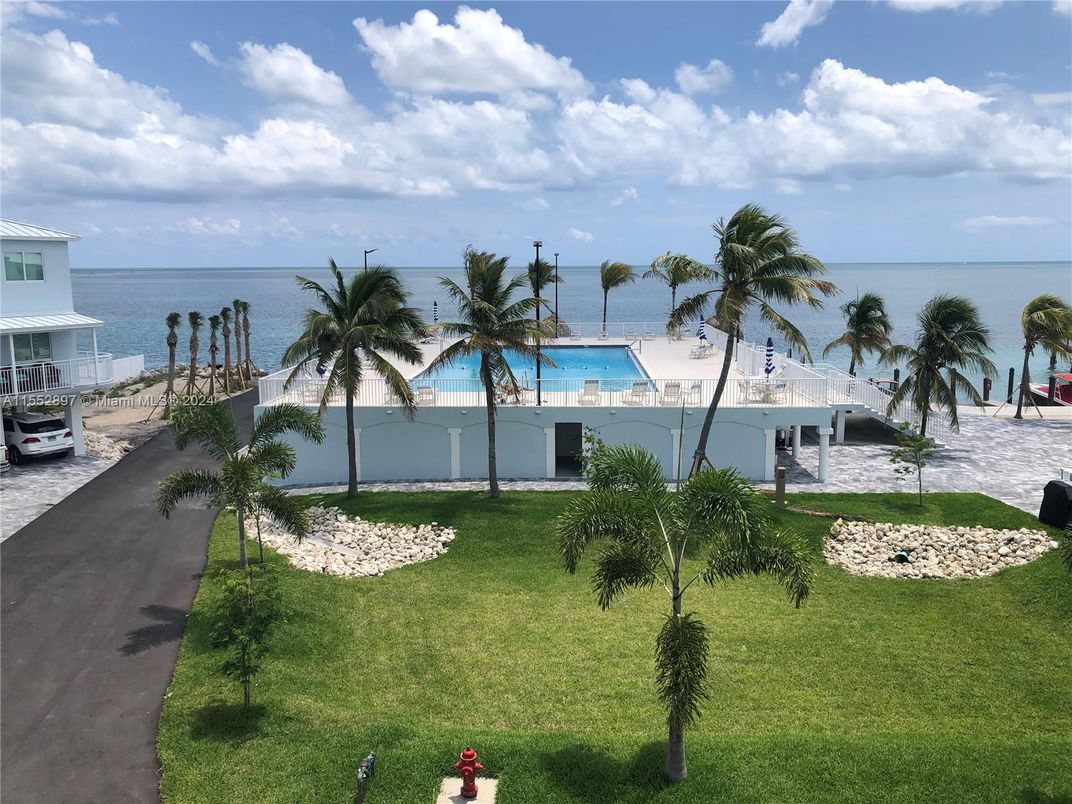 Exterior, Pool, Water