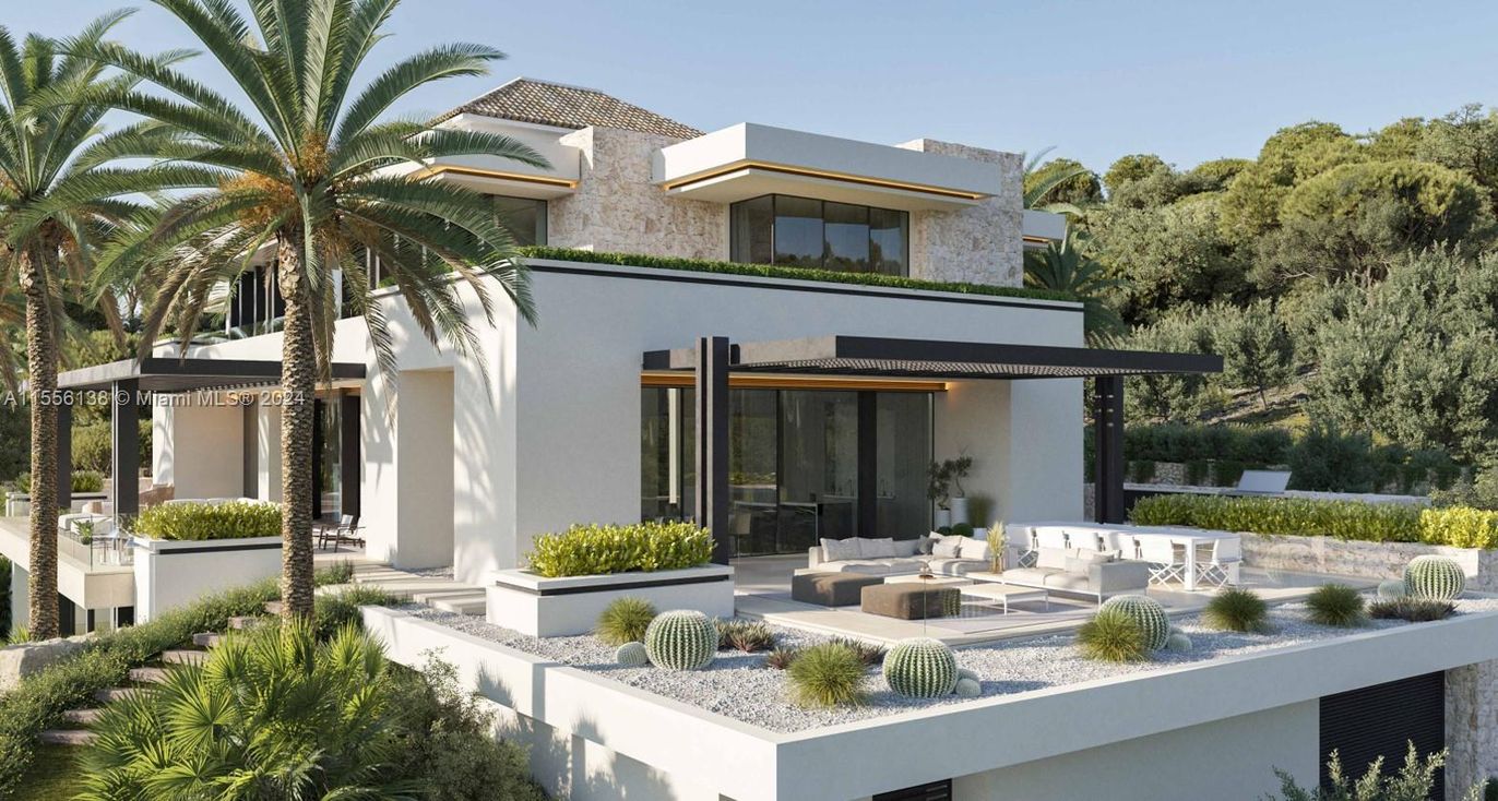 Exterior, Facade, Modern