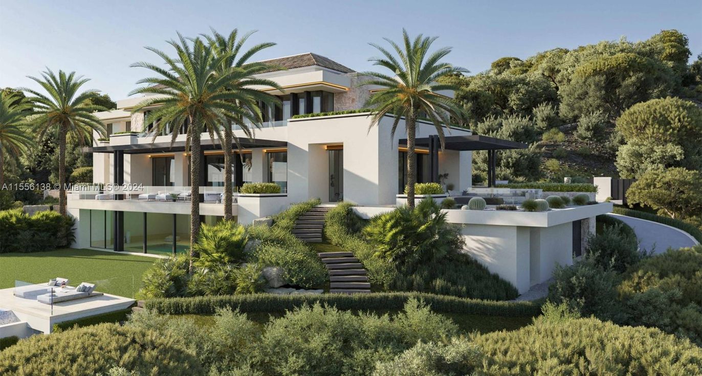 Backyard, Exterior, Facade, Modern