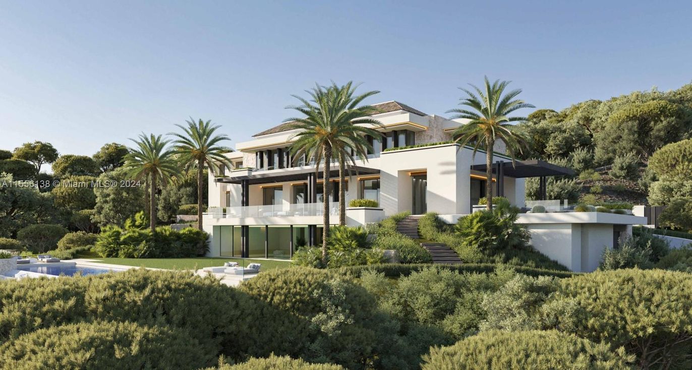 Backyard, Exterior, Facade, Modern