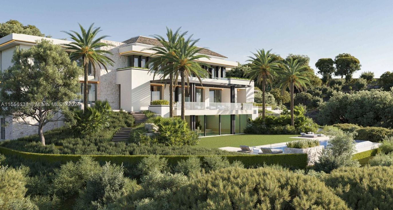 Backyard, Exterior, Facade, Modern