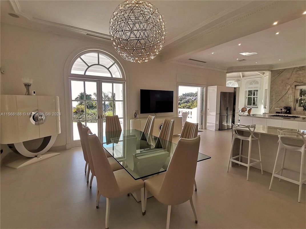 Chandelier, Dining room, Interior, Pendant Lights, Recessed Lighting