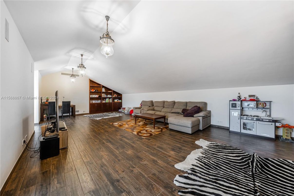 Interior, Kitchen, Living room, Pendant Lights, Wood Texture Flooring