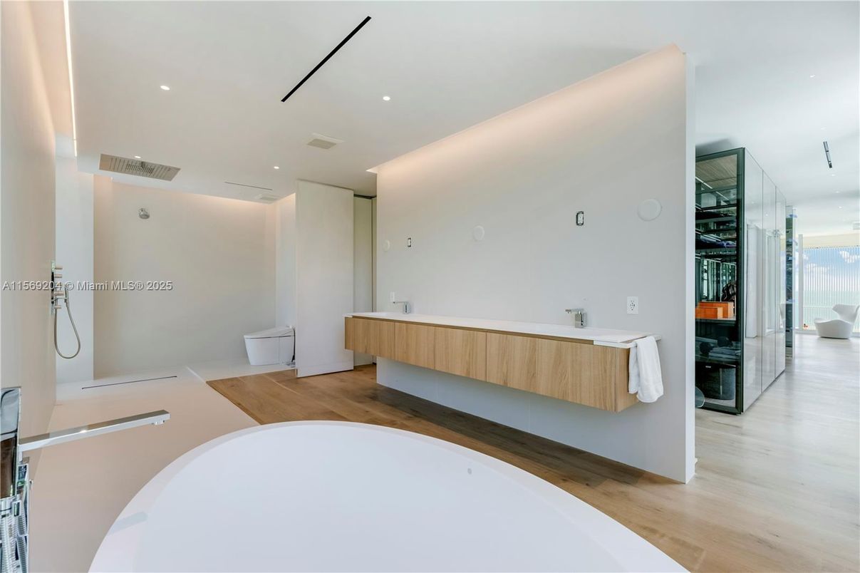 Bathroom, Free Standing Baths, Interior, Recessed Lighting, Wood Texture Flooring