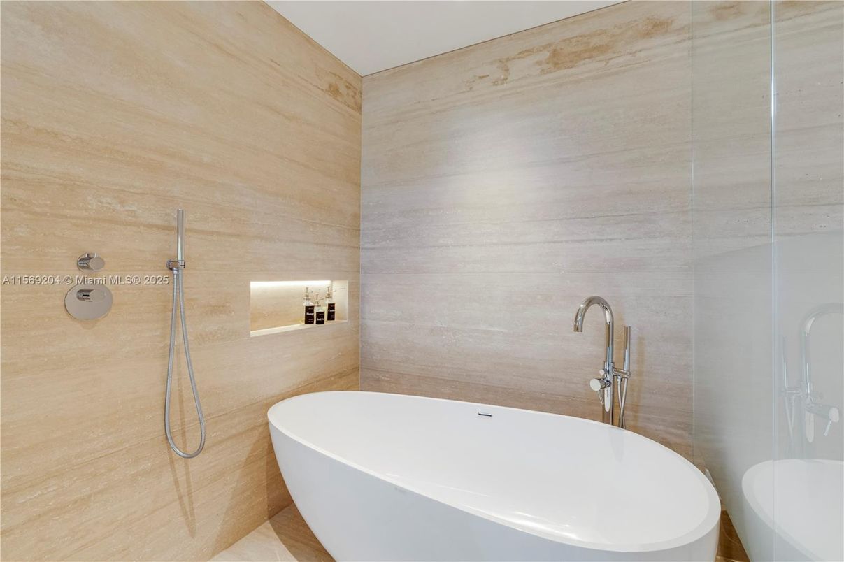 Bathroom, Free Standing Baths, Interior