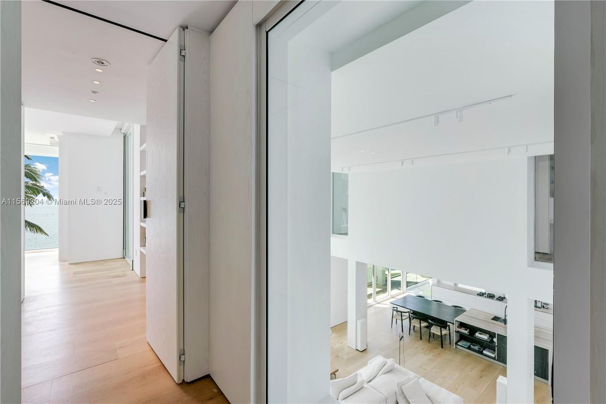 Interior, Recessed Lighting, Water, Wood Texture Flooring