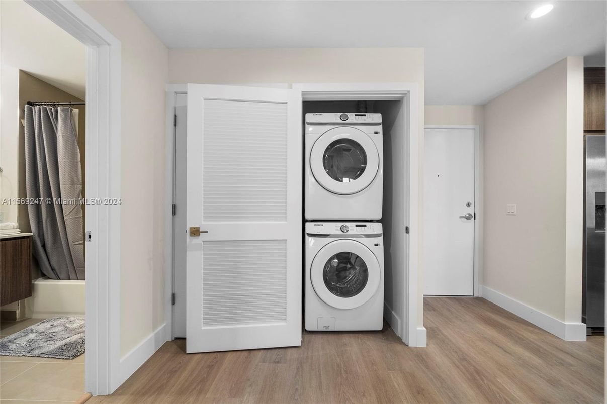 Interior, Recessed Lighting, Utility Closets, Washer, Wood Texture Flooring
