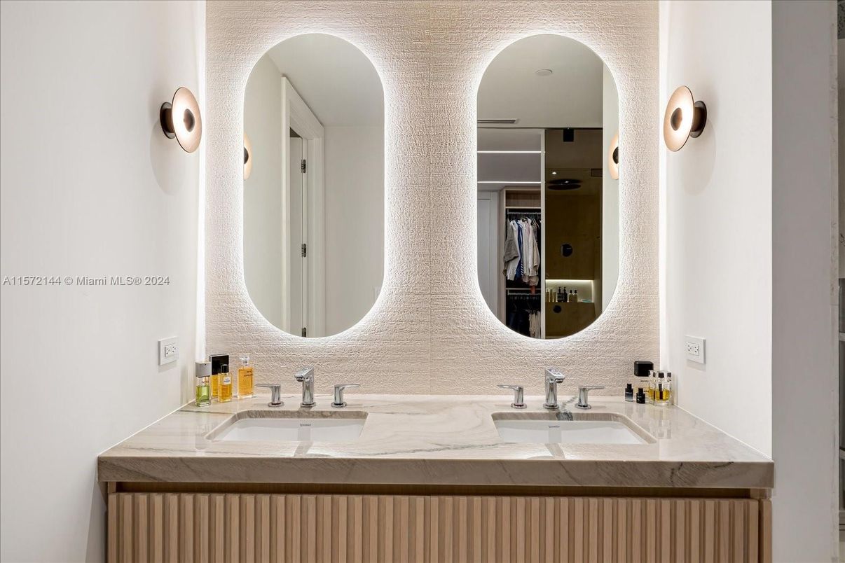 Bathroom, Dual Sink Vanities, Interior