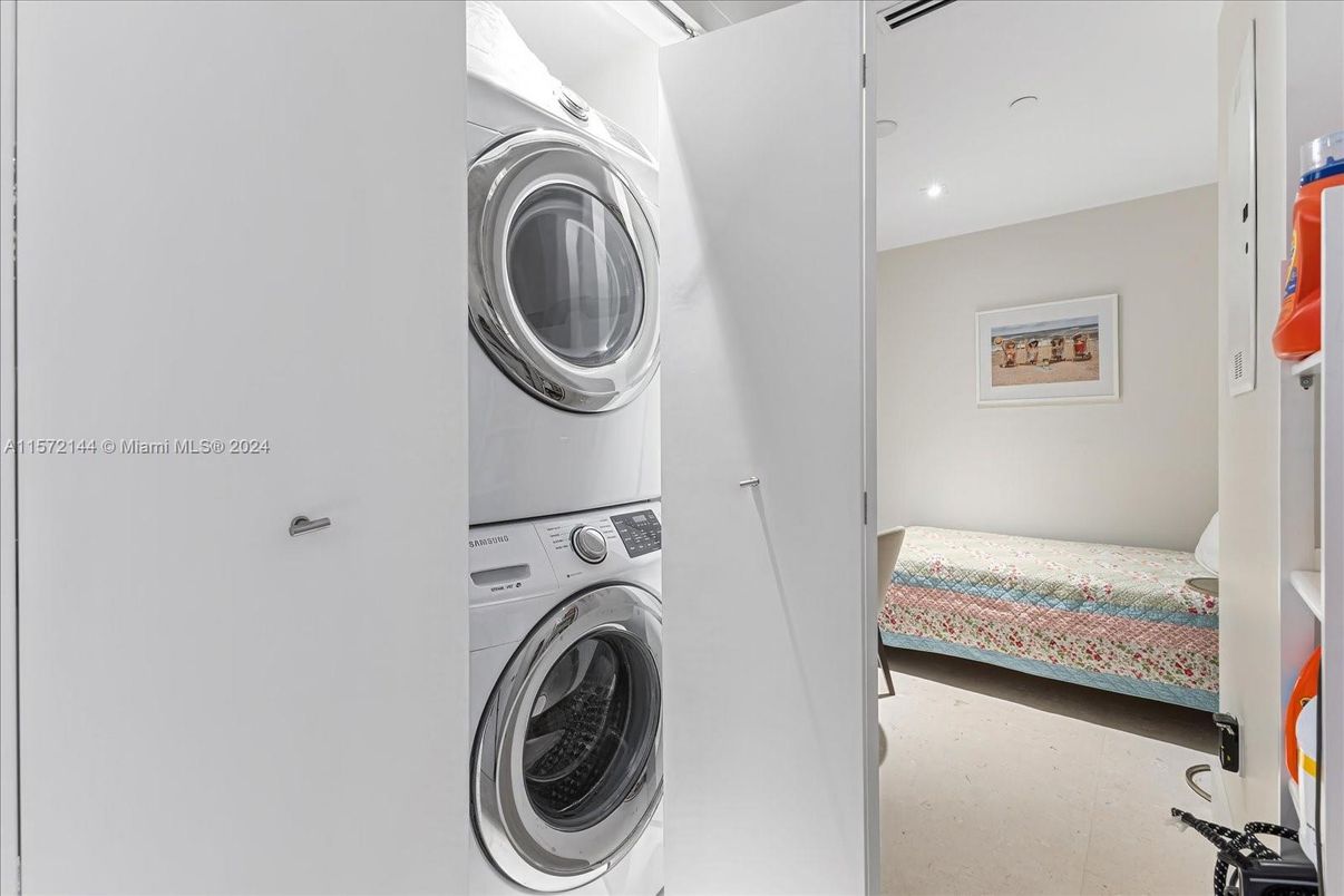 Interior, Recessed Lighting, Utility Closets, Washer