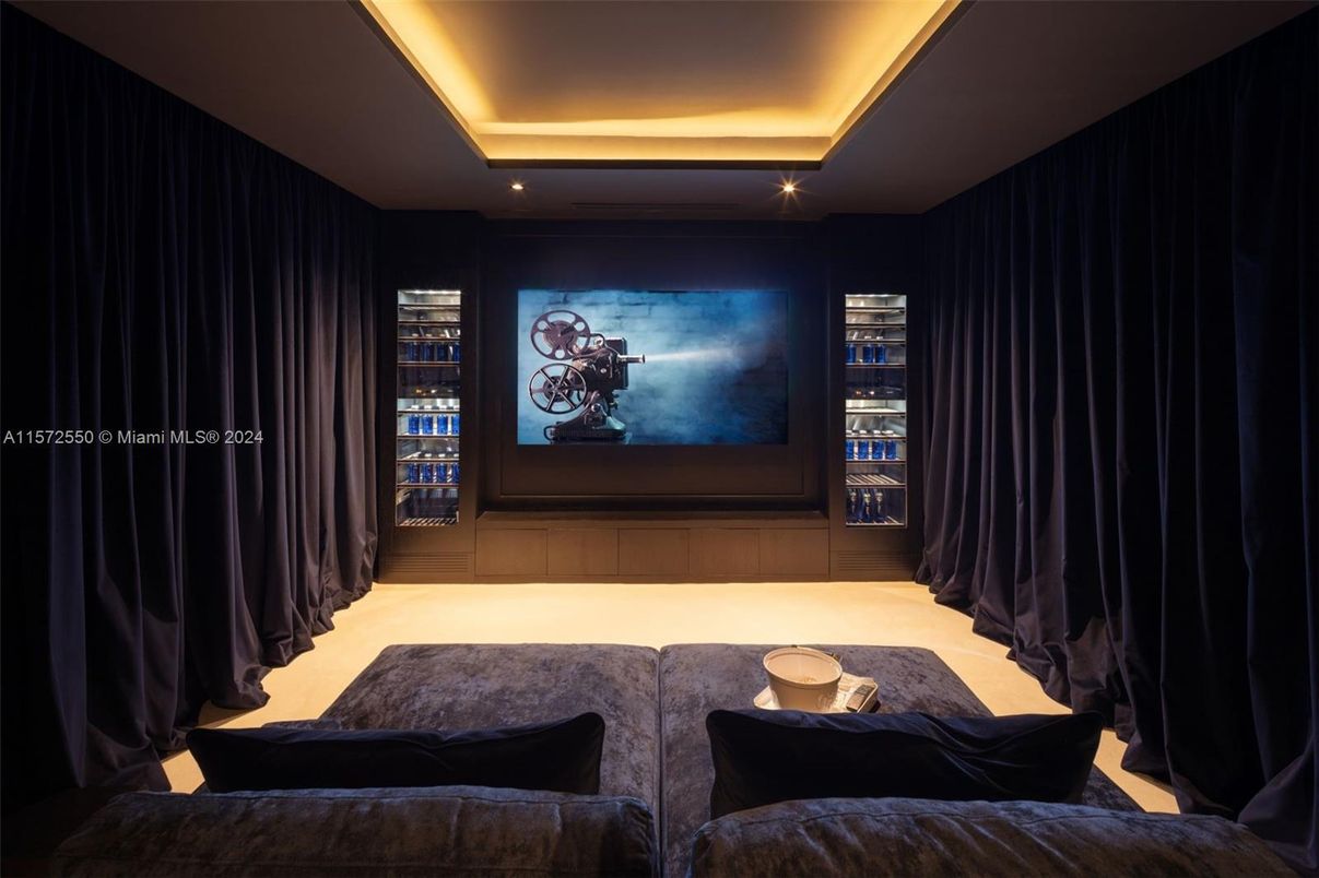 Interior, Projection Screen, Recessed Lighting, Theatre Room