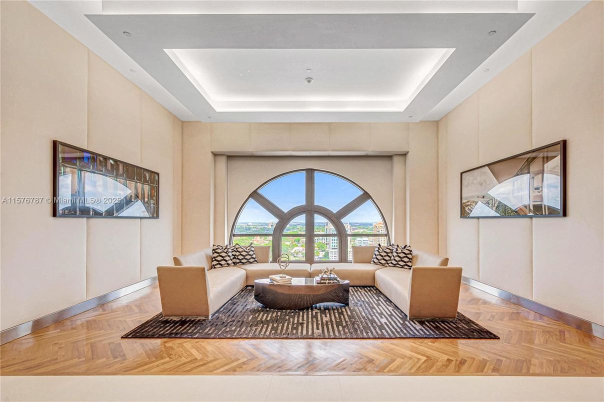 Interior, Living room, Recessed Lighting, Water, Wood Texture Flooring