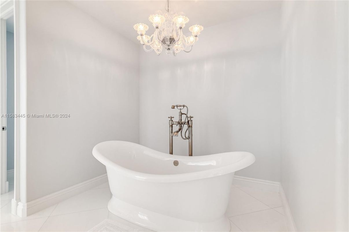 Bathroom, Chandelier, Free Standing Baths, Interior