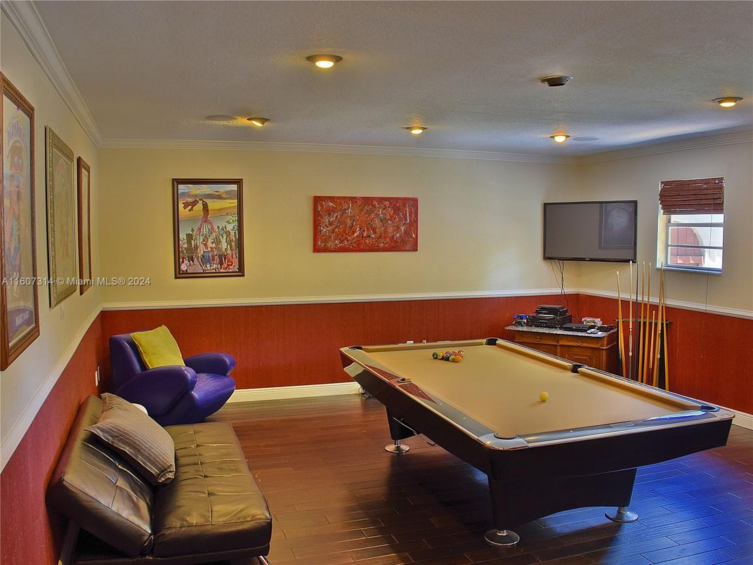 Billiard Table, Game Room, Interior, Recessed Lighting, Wood Texture Flooring