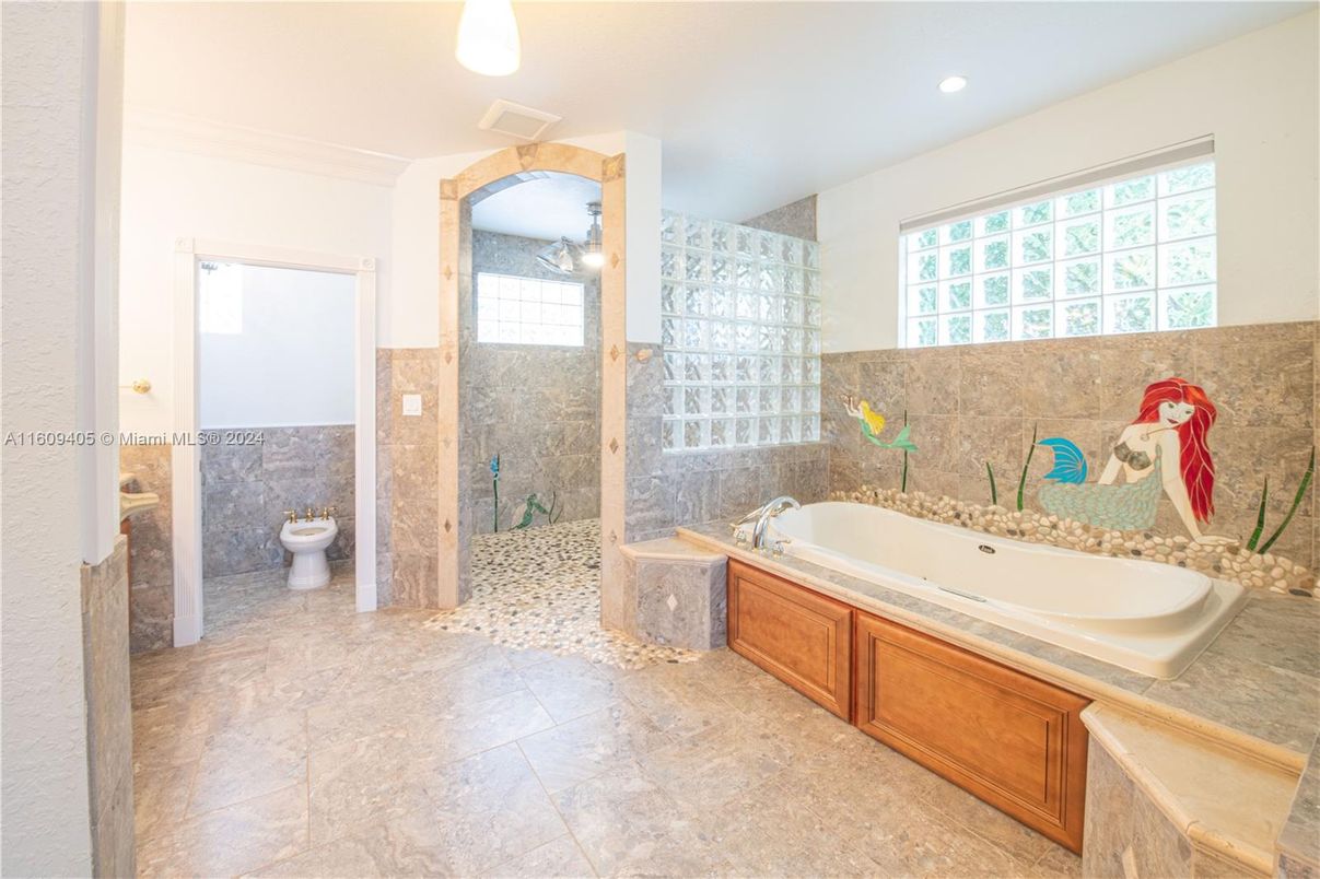 Bathroom, Interior, Recessed Lighting